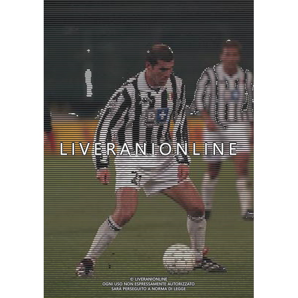 27-10-1998 TORINO-COPPA ITALIA JUVENTUS VENEZIA 1-1 NELLA FOTO ZINEDINE ZIDANE AG ALDO LIVERANI SAS