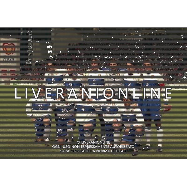 27-03-1999 COPENAGHEN-QUALIFICAZIONI EUROPEI PARKEN STADIUM DANIMARCA ITALIA 1-2 NELLA FOTO FORMAZIONE ITALIA DA SIN IN PIEDI ALESSANDRO NESTA-FILIPPO INZAGHI-DINO BAGGIO-GIANLUIGI BUFFON-CHRISTIAN PANUCCI-PAOLO MALDINI SED SIN EUSEBIO DI FRANCESCO-ENRICO CHIESA-LUIGI DI BIAGIO-FABIO CANNAVARO-DIEGO FUSER AG ALDO LIVERANI SAS 