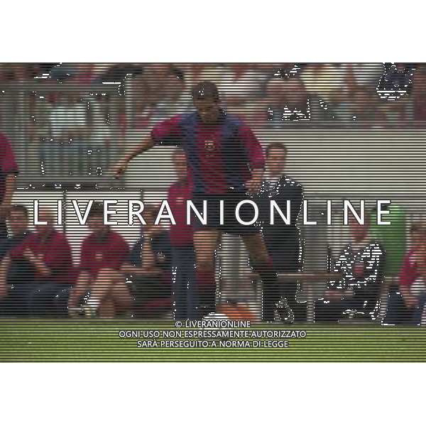 TORNEO DI AMSTERDAM 2000-2001 BARCELLONA LAZIO NELLA FOTO PHILIP COCU AG ALDO LIVERANI SAS