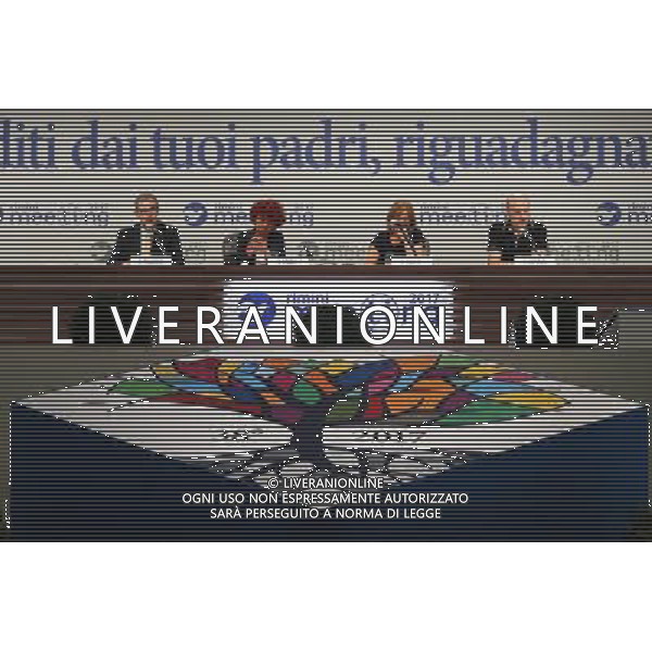 Rimini - XXXVIII Edizione Meeting per l\'Amicizia fra i Popoli 22/08/2017 nella foto: Valeria Fedeli Ministro dell\'istruzione Eraldo Affinati Giorgio Paolucci Elisabetta Soglio Â©Claudio Zamagni/Agenzia Aldo Liverani 