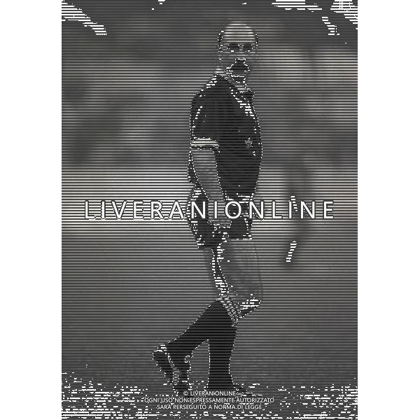 MILANO 20-03-1991 QUARTI DI FINALE DI COPPA UEFA INTER ATALANTA 2-0 NELLA FOTO ARBITRO JOSE DOS SANTOS AG ALDO LIVERANI SAS