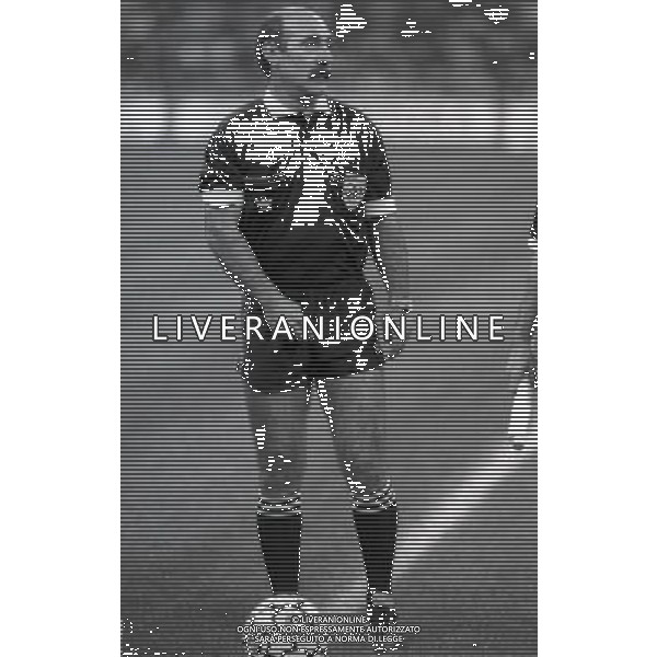 MILANO 20-03-1991 QUARTI DI FINALE DI COPPA UEFA INTER ATALANTA 2-0 NELLA FOTO ARBITRO JOSE DOS SANTOS AG ALDO LIVERANI SAS