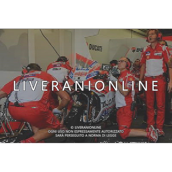 26.08.2017. Circuito di Silverstone, Towcester, Gran Bretagna.Avaria Moto Lorenzo