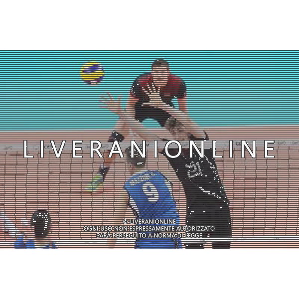 SZCZECIN, AZOTY ARENA 25.08.2017 CEV MISTRZOSTWA EUROPY W PILCE SIATKOWEJ MEZCZYZN LOTTO EUROVOLLEY POLAND 2017 NIEMCY - WLOCHY CEV MENS VOLLEYBALL EUROPEAN CHAMPIONSHIP LOTTO EUROVOLLEY POLAND 2017 NIEMCY - WLOCHY NZ DANIELE MAZZONE, TOBIAS KRICK FOT. KRZYSZTOF CICHOMSKI / NEWSPIX.PL --- Newspix.pl *** Local Caption *** www.newspix.pl mail us: info@newspix.pl call us: 0048 022 23 22 222 --- Polish Picture Agency by Ringier Axel Springer Poland