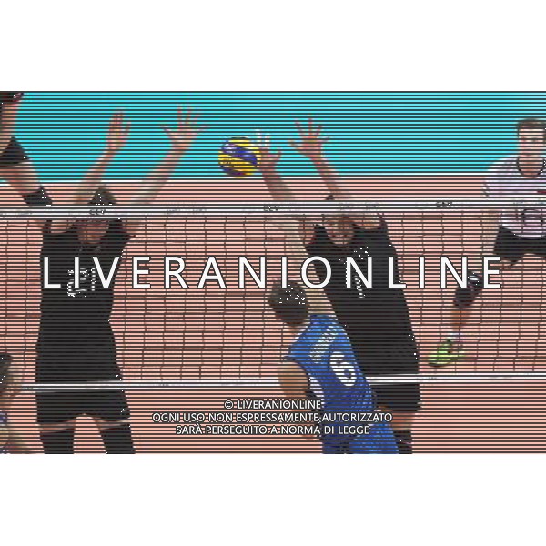 SZCZECIN, AZOTY ARENA 25.08.2017 CEV MISTRZOSTWA EUROPY W PILCE SIATKOWEJ MEZCZYZN LOTTO EUROVOLLEY POLAND 2017 NIEMCY - WLOCHY CEV MENS VOLLEYBALL EUROPEAN CHAMPIONSHIP LOTTO EUROVOLLEY POLAND 2017 NIEMCY - WLOCHY NZ TOBIAS KRICK, SIMONE GIANNELLI, CHRISTIAN FROMM FOT. KRZYSZTOF CICHOMSKI / NEWSPIX.PL --- Newspix.pl *** Local Caption *** www.newspix.pl mail us: info@newspix.pl call us: 0048 022 23 22 222 --- Polish Picture Agency by Ringier Axel Springer Poland