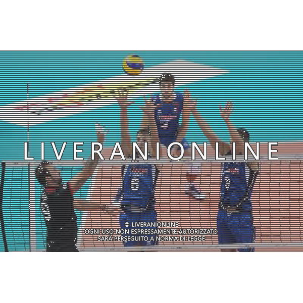 SZCZECIN, AZOTY ARENA 25.08.2017 CEV MISTRZOSTWA EUROPY W PILCE SIATKOWEJ MEZCZYZN LOTTO EUROVOLLEY POLAND 2017 NIEMCY - WLOCHY CEV MENS VOLLEYBALL EUROPEAN CHAMPIONSHIP LOTTO EUROVOLLEY POLAND 2017 NIEMCY - WLOCHY NZ GYOERGY GROZER, SIMONE GIANNELLI, DANIELE MAZZONE FOT. KRZYSZTOF CICHOMSKI / NEWSPIX.PL --- Newspix.pl *** Local Caption *** www.newspix.pl mail us: info@newspix.pl call us: 0048 022 23 22 222 --- Polish Picture Agency by Ringier Axel Springer Poland