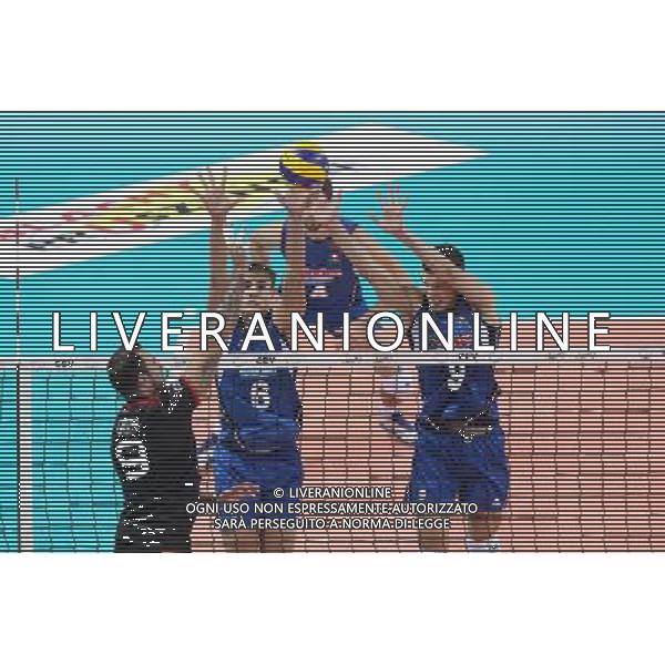SZCZECIN, AZOTY ARENA 25.08.2017 CEV MISTRZOSTWA EUROPY W PILCE SIATKOWEJ MEZCZYZN LOTTO EUROVOLLEY POLAND 2017 NIEMCY - WLOCHY CEV MENS VOLLEYBALL EUROPEAN CHAMPIONSHIP LOTTO EUROVOLLEY POLAND 2017 NIEMCY - WLOCHY NZ GYOERGY GROZER, SIMONE GIANNELLI, DANIELE MAZZONE FOT. KRZYSZTOF CICHOMSKI / NEWSPIX.PL --- Newspix.pl *** Local Caption *** www.newspix.pl mail us: info@newspix.pl call us: 0048 022 23 22 222 --- Polish Picture Agency by Ringier Axel Springer Poland