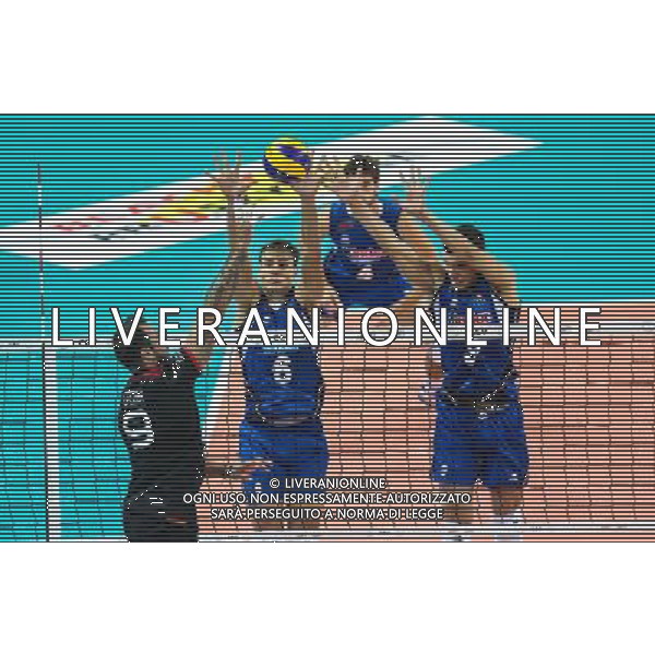 25.08.2017, Szczecin , Wlochy - Niemcy , CEV Mistrzostwa Europy w Pilce Siatkowej mezczyzn Lotto Eurovolley Poland 2017 , Volleyball European Championships Poland 2017 , Germany - Italy , N Z Gyorgy Grozer (GER), Somone Giannelli (ITA), Daniele Mazzone (ITA) , FOT. Adam Jastrzebowski / newspix.pl --- Newspix.pl *** Local Caption *** www.newspix.pl mail us: info@newspix.pl call us: 0048 022 23 22 222 --- Polish Picture Agency by Ringier Axel Springer Poland