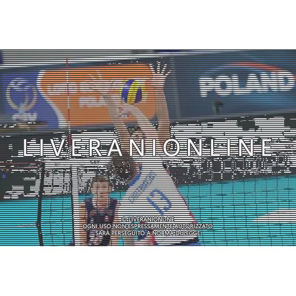 SZCZECIN, AZOTY ARENA 27.08.2017 CEV MISTRZOSTWA EUROPY W PILCE SIATKOWEJ MEZCZYZN LOTTO EUROVOLLEY POLAND 2017 SLOWACJA - WLOCHY CEV MENS VOLLEYBALL EUROPEAN CHAMPIONSHIP LOTTO EUROVOLLEY POLAND 2017 SLOWACJA - WLOCHY NZ STEFAN CHRTIANSKY JR, SIMONE GIANNELLI FOT. KRZYSZTOF CICHOMSKI / NEWSPIX.PL --- Newspix.pl AG ALDO LIVERANI SAS *** Local Caption *** www.newspix.pl mail us: info@newspix.pl call us: 0048 022 23 22 222 --- Polish Picture Agency by Ringier Axel Springer Poland