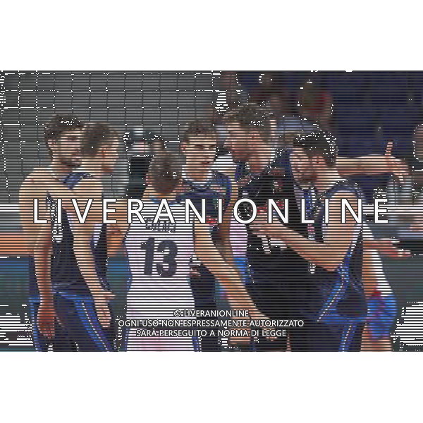 SZCZECIN, AZOTY ARENA 27.08.2017 CEV MISTRZOSTWA EUROPY W PILCE SIATKOWEJ MEZCZYZN LOTTO EUROVOLLEY POLAND 2017 SLOWACJA - WLOCHY CEV MENS VOLLEYBALL EUROPEAN CHAMPIONSHIP LOTTO EUROVOLLEY POLAND 2017 SLOWACJA - WLOCHY NZ REPREZENTACJA WLOCH PO ZDOBYCIU PUNKTU / TEAM OF ITALY AFTER GAINING THE POINT FOT. KRZYSZTOF CICHOMSKI / NEWSPIX.PL --- Newspix.pl AG ALDO LIVERANI SAS *** Local Caption *** www.newspix.pl mail us: info@newspix.pl call us: 0048 022 23 22 222 --- Polish Picture Agency by Ringier Axel Springer Poland