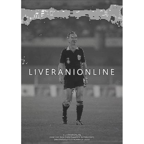 03-10-1990 VERONA-COPPA UEFA INTER RAPID VIENNA 3-1 NELLA FOTO ARBITRO COURTNEY GEORGE AG ALDO LIVERANI SAS