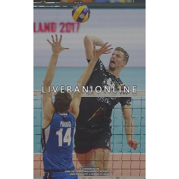 KATOWICE HALA SPODEK 31.08.2017 LOTTO EUROVOLLEY 2017 MECZ MISTRZOSTW EUROPY 2017 SIATKOWKA 1/4 FINALU BELGIA (czarne) - WLOCHY (niebieskie) NZ Pieter Verhees . FOT TOMASZ WANTULA / NEWSPIX.PL KATOWICE SPODEK 31.08.2017 VOLEYYBALL MEN\'S CHAMPIONSCHIP LOTTO EUROVOLLEY POLAND 2017 QUARTERFINAL BELGIUM - ITALY TOMASZ WANTULA / NEWSPIX.PL --- Newspix.pl AG ALDO LIVERANI SAS ONLY ITALY *** Local Caption *** www.newspix.pl mail us: info@newspix.pl call us: 0048 022 23 22 222 --- Polish Picture Agency by Ringier Axel Springer Poland