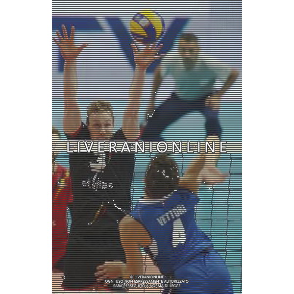 KATOWICE HALA SPODEK 31.08.2017 LOTTO EUROVOLLEY 2017 MECZ MISTRZOSTW EUROPY 2017 SIATKOWKA 1/4 FINALU BELGIA (czarne) - WLOCHY (niebieskie) NZ Sam Deroo . FOT TOMASZ WANTULA / NEWSPIX.PL KATOWICE SPODEK 31.08.2017 VOLEYYBALL MEN\'S CHAMPIONSCHIP LOTTO EUROVOLLEY POLAND 2017 QUARTERFINAL BELGIUM - ITALY TOMASZ WANTULA / NEWSPIX.PL --- Newspix.pl AG ALDO LIVERANI SAS ONLY ITALY *** Local Caption *** www.newspix.pl mail us: info@newspix.pl call us: 0048 022 23 22 222 --- Polish Picture Agency by Ringier Axel Springer Poland