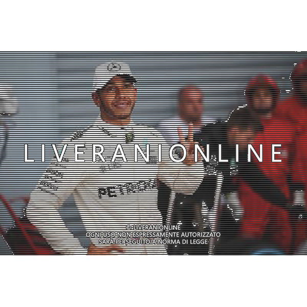 Lewis Hamilton (GBR) Mercedes AMG F1 celebrates his 69th pole position in qualifying parc ferme. 02.09.2017. Formula 1 World Championship, Rd 13, Italian Grand Prix, Monza, Italy, Qualifying Day. AG ALDO LIVERANI SAS ONLY ITALY