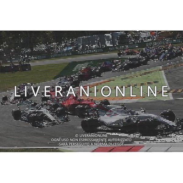 Lance Stroll (CDN) Williams FW40 leads Kimi Raikkonen (FIN) Ferrari SF70H and Valtteri Bottas (FIN) Mercedes AMG F1 W08 at the start of the race. 03.09.2017. Formula 1 World Championship, Rd 13, Italian Grand Prix, Monza, Italy, Race Day. AG ALDO LIVERANI SAS ONLY ITALY