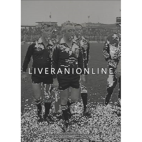 11-10-1980 QUALIFICAZIONI MONDIALI LUSSEMBURGO ITALIA 0-2 NELLA FOTO ARBITRO WEERINK HENK AG ALDO LIVERANI SAS
