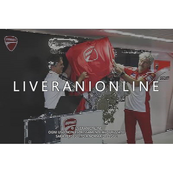 Motomondiale Gran Premio Tribul Mastercard di San Marino e della Riviera di Rimini 07/09/2017 nella foto: Gigi Dall\'igna scopre il nuovo motore desmosedici ©Claudio Zamagni/Agenzia Aldo Liverani Gigi Dall\'igna shows new desmosedici engine during MotoGP Tribul Mastercard of San Marino on September 07, 2017 at Misano World Circuit Marco Simoncelli Misano Adriatico Italy photo credit by Claudio Zamagni/Aldo Liverani Photo Agency 