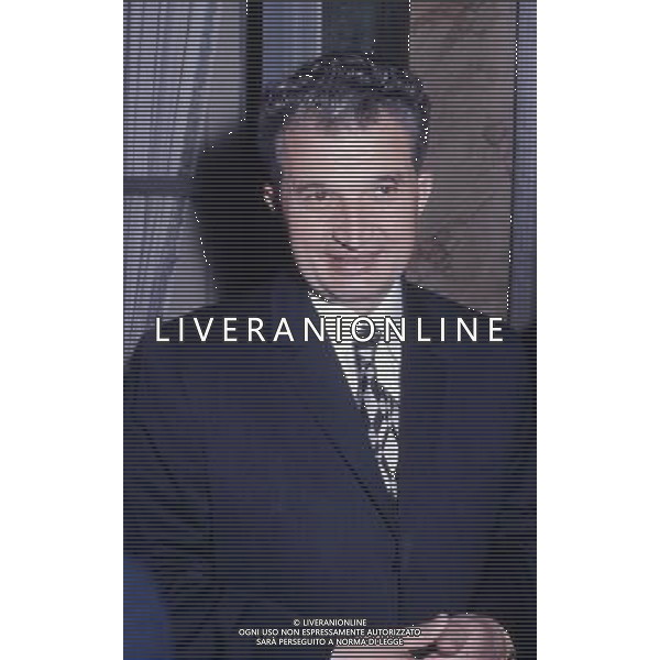 RETROSPETTIVA Nicolae Ceau escu  stato un politico rumeno. Segretario generale del Partito Comunista Romeno dal 1965,  stato l\'ultimo Presidente della Repubblica Socialista di Romania come Presidente del Consiglio AG ALDO LIVERANI SAS