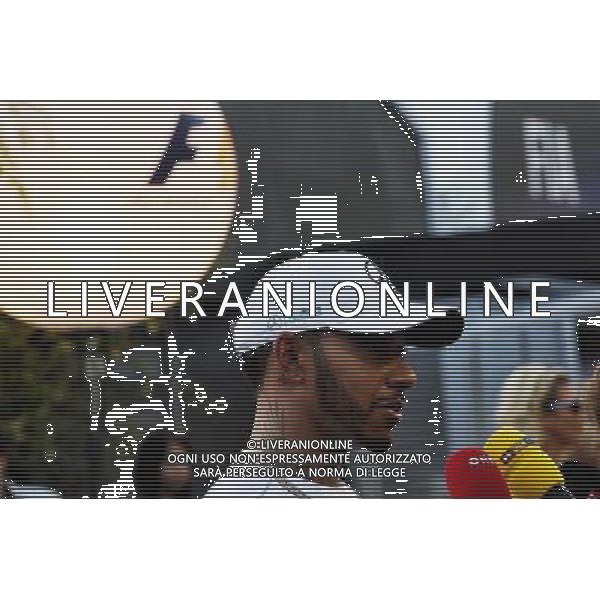 Lewis Hamilton (GBR) Mercedes AMG F1 with the media. 14.09.2017. Formula 1 World Championship, Rd 14, Singapore Grand Prix, Marina Bay Street Circuit, Singapore, Preparation Day. AG ALDO LIVERANI SAS ONLY ITALY