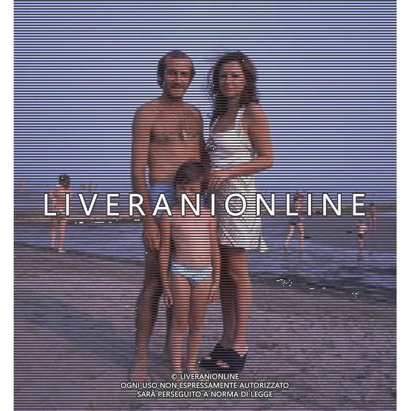 RETROSPETTIVA GIOVANNI LODETTI CALCIATORE NELLA FOTO GIOVANNI LODETTI CON LA FAMIGLIA AG ALDO LIVERANI SAS