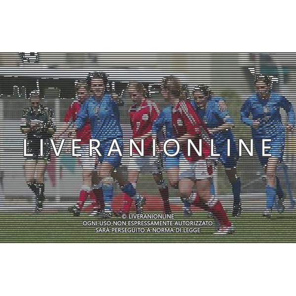 Genova 13/04/2005 Amichevole Italia-Danimarca femminile nella foto: Esultanza di Zorri foto Filippo Venezia / AG.Aldo Liverani 