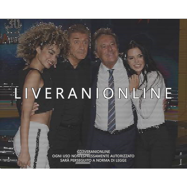 Cologno Monzese, ( MI ) 22/09/2016 Mediaset - Photocall Striscia la Notizia Nella foto: Mikaela Neaze Silva, Ezio Greggio, Enzo Iacchetti e Shaila Gatta PH Lauro Montagnini AG ALDO LIVERANI SAS
