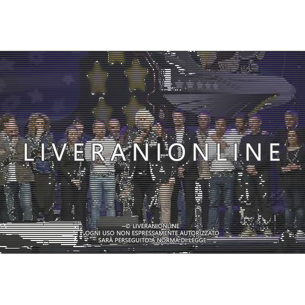 Rimini - Italia 5 stelle 23/09/2017 nella foto: Beppe Grillo con i parlamentari 5 stelle Â©Claudio Zamagni/Agenzia Aldo Liverani / AGENZIA ALDO LIVERANI SAS - La tre giorni di kermesse del Movimento 5 stelle a Rimini - per proclamare il vincitore delle primarie online del M5S per scegliere il candidato premier 23 settembre 2017