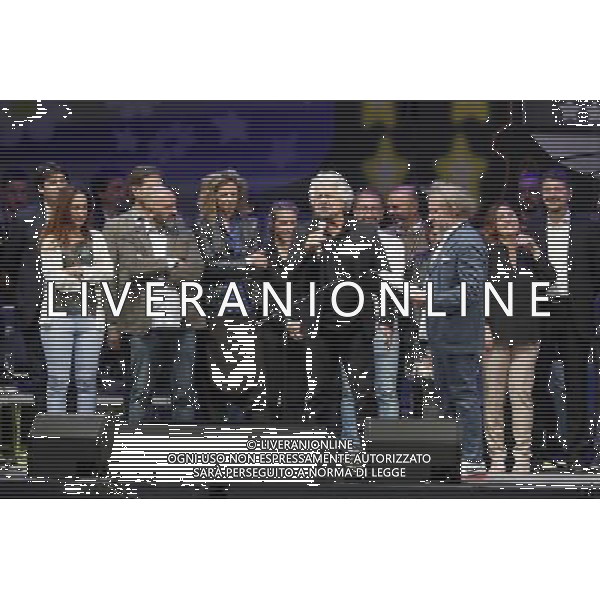 Rimini - Italia 5 stelle 23/09/2017 nella foto: Beppe Grillo con i parlamentari 5 stelle e il notaio Â©Claudio Zamagni/Agenzia Aldo Liverani / AGENZIA ALDO LIVERANI SAS - La tre giorni di kermesse del Movimento 5 stelle a Rimini - per proclamare il vincitore delle primarie online del M5S per scegliere il candidato premier 23 settembre 2017