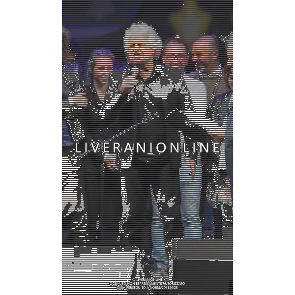 Rimini - Italia 5 stelle 23/09/2017 nella foto: Beppe Grillo con i parlamentari 5 stelle e il notaio Â©Claudio Zamagni/Agenzia Aldo Liverani / AGENZIA ALDO LIVERANI SAS - La tre giorni di kermesse del Movimento 5 stelle a Rimini - per proclamare il vincitore delle primarie online del M5S per scegliere il candidato premier 23 settembre 2017