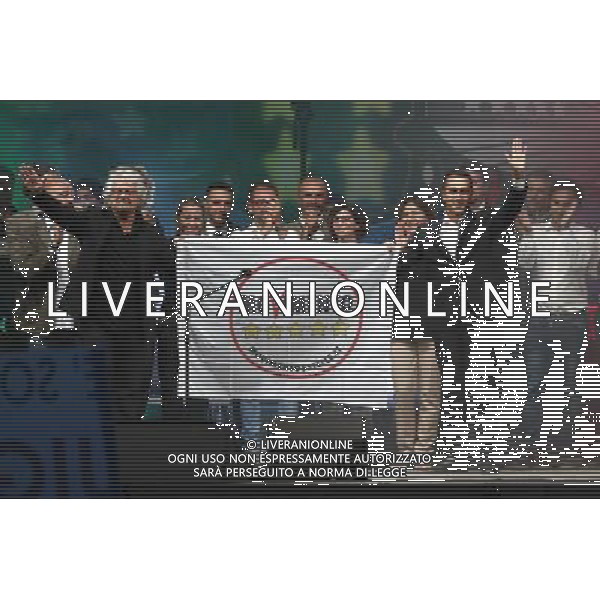 Rimini - Italia 5 stelle 23/09/2017 nella foto: Beppe Grillo con i parlamentari 5 stelle e Luigi Di Maio Â©Claudio Zamagni/Agenzia Aldo Liverani / AGENZIA ALDO LIVERANI SAS - La tre giorni di kermesse del Movimento 5 stelle a Rimini - per proclamare il vincitore delle primarie online del M5S per scegliere il candidato premier 23 settembre 2017