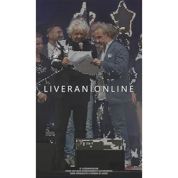 Rimini - Italia 5 stelle 23/09/2017 nella foto: Beppe Grillo con i parlamentari 5 stelle e notaio Â©Claudio Zamagni/Agenzia Aldo Liverani / AGENZIA ALDO LIVERANI SAS - La tre giorni di kermesse del Movimento 5 stelle a Rimini - per proclamare il vincitore delle primarie online del M5S per scegliere il candidato premier 23 settembre 2017