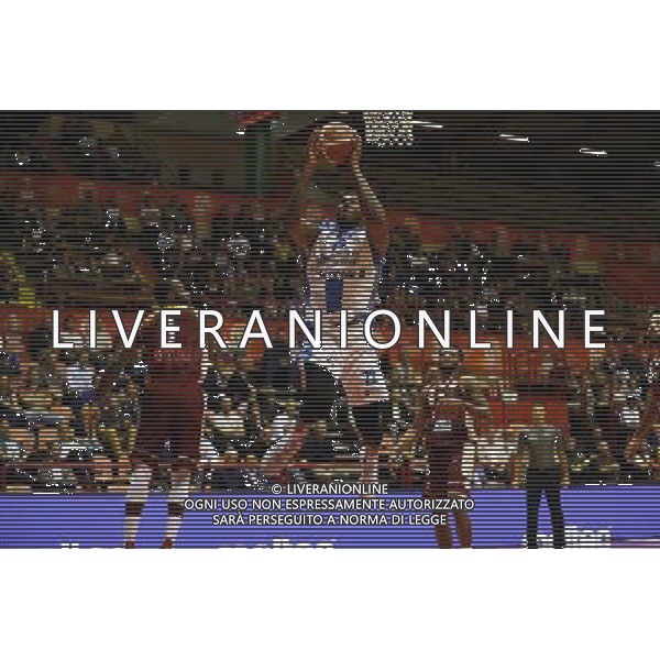 Prozis Supercoppa 23/09/2017 Umana Reyer Venezia - Banco di Sardegna Sassari nella foto:S hawn Jones Â©Claudio Zamagni/Agenzia Aldo Liverani Shawn Jones during Italian Basketball Prozis supercup 2017 - Umana Reyer Venezia vs Banco di Sardegna Sassari at Unieuro Arena ForlÃ¬, on september 23, 2017 photo credit by Claudio Zamagni/Aldo Liverani Photo Agency/ AGENZIA ALDO LIVERANI SAS - Umana Reyer Venezia - Banco di Sardegna Sassari Basket Prozis Supercoppa Forli\' 23/09/2017 