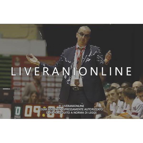 Prosiz Supercoppa 24/09/2017 EA7 Emporio Armani - Umana Reyer Venezia nella foto: Coach De Raffaele Walter Â©Claudio Zamagni/Agenzia Aldo Liverani Coach De Raffaele Walter during Italian Basketball Prosiz supercup 2017 - EA7 Emporio Armani Milano vs Umana Reyer Venezia at Unieuro Arena ForlÃ¬, on september 24, 2017 photo credit by Claudio Zamagni/Aldo Liverani Photo Agency / AGENZIA ALDO LIVERANI SAS - EA7 Emporio Armani - Umana Reyer Venezia Basket finale Prosiz Supercoppa Forli\' 24 settembre 2017 