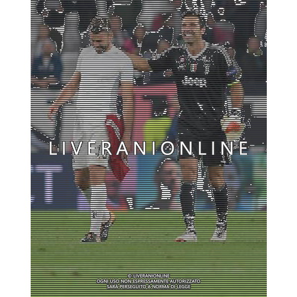 UEFA Champions League 2017/2018 Gruppo D Torino - 27.09.2017 Juventus-Olympiacos Nella Foto: esultanza di gianluigi buffon che festeggia con andrea barzagli a fine gara /Ph.Vitez-Ag. Aldo Liverani