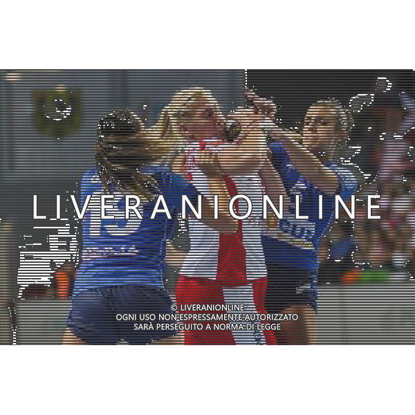 27.09.2017, Lubin, Pilka reczna , Eliminacje Mistrzostw Europy Polska - Wlochy , EHF Handball 2018 Women`s European Championship Qualification Poland - Italy , N Z Joanna Szarawaga (POL), laura Celeste Rotondo (ITA), Giusy Ganga (ITA) , FOT. Adam Jastrzebowski / NEWSPIX.PL --- Newspix.pl / AGENZIA ALDO LIVERANI SAS - ITALY ONLY EDITORIAL USE ONLY - Polonia Italia pallamano Femminile Gruppo 2 di qualificazione ai Campionati Europei di Francia 2018 - 27-09-2017