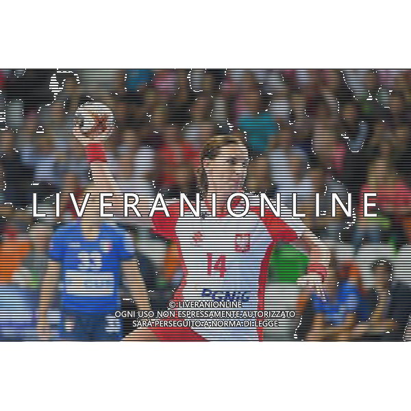 2017.09.27 Lubin Pilka Reczna Kwalifikacje do Mistrzostw Europy EHF 2018 Polska - Wlochy N/z Karolina Kudlacz-Gloc Foto Pawel Andrachiewicz / PressFocus 2017.09.27 Lubin Handball 2018 Women\'s European Championship Qualification Poland - Italy Karolina Kudlacz-Gloc Credit: Pawel Andrachiewicz / PressFocus / NEWSPIX.PL --- Newspix.pl / AGENZIA ALDO LIVERANI SAS - ITALY ONLY EDITORIAL USE ONLY - Polonia Italia pallamano Femminile Gruppo 2 di qualificazione ai Campionati Europei di Francia 2018 - 27-09-2017