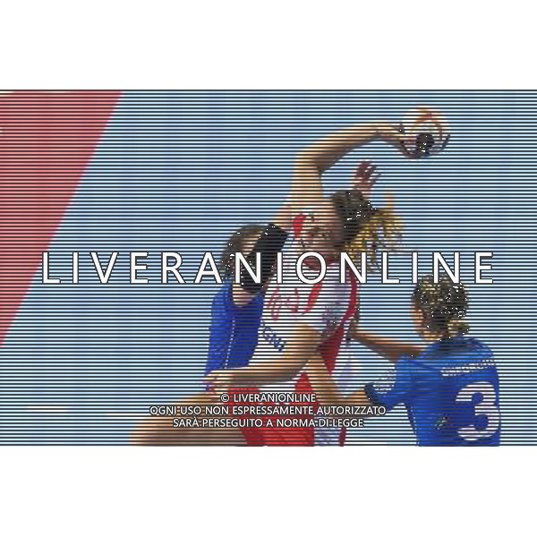 2017.09.27 Lubin Pilka Reczna Kwalifikacje do Mistrzostw Europy EHF 2018 Polska - Wlochy N/z Romana Roszak Foto Pawel Andrachiewicz / PressFocus 2017.09.27 Lubin Handball 2018 Women\'s European Championship Qualification Poland - Italy Romana Roszak Credit: Pawel Andrachiewicz / PressFocus / NEWSPIX.PL --- Newspix.pl / AGENZIA ALDO LIVERANI SAS - ITALY ONLY EDITORIAL USE ONLY - Polonia Italia pallamano Femminile Gruppo 2 di qualificazione ai Campionati Europei di Francia 2018 - 27-09-2017