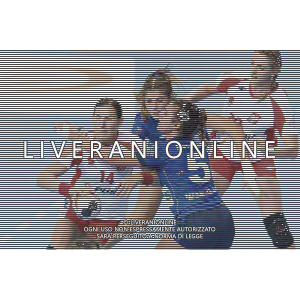 2017.09.27 Lubin Pilka Reczna Kwalifikacje do Mistrzostw Europy EHF 2018 Polska - Wlochy N/z Karolina Kudlacz-Gloc Foto Pawel Andrachiewicz / PressFocus 2017.09.27 Lubin Handball 2018 Women\'s European Championship Qualification Poland - Italy Karolina Kudlacz-Gloc Credit: Pawel Andrachiewicz / PressFocus / NEWSPIX.PL --- Newspix.pl / AGENZIA ALDO LIVERANI SAS - ITALY ONLY EDITORIAL USE ONLY - Polonia Italia pallamano Femminile Gruppo 2 di qualificazione ai Campionati Europei di Francia 2018 - 27-09-2017