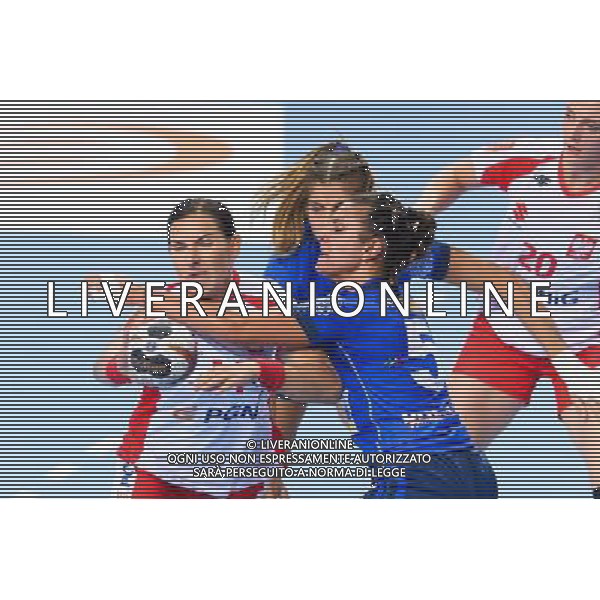 2017.09.27 Lubin Pilka Reczna Kwalifikacje do Mistrzostw Europy EHF 2018 Polska - Wlochy N/z Karolina Kudlacz-Gloc Foto Pawel Andrachiewicz / PressFocus 2017.09.27 Lubin Handball 2018 Women\'s European Championship Qualification Poland - Italy Karolina Kudlacz-Gloc Credit: Pawel Andrachiewicz / PressFocus / NEWSPIX.PL --- Newspix.pl / AGENZIA ALDO LIVERANI SAS - ITALY ONLY EDITORIAL USE ONLY - Polonia Italia pallamano Femminile Gruppo 2 di qualificazione ai Campionati Europei di Francia 2018 - 27-09-2017