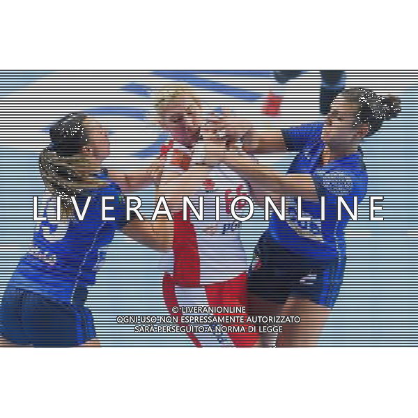 2017.09.27 Lubin Pilka Reczna Kwalifikacje do Mistrzostw Europy EHF 2018 Polska - Wlochy N/z Joanna Szarawaga Foto Pawel Andrachiewicz / PressFocus 2017.09.27 Lubin Handball 2018 Women\'s European Championship Qualification Poland - Italy Joanna Szarawaga Credit: Pawel Andrachiewicz / PressFocus / NEWSPIX.PL --- Newspix.pl / AGENZIA ALDO LIVERANI SAS - ITALY ONLY EDITORIAL USE ONLY - Polonia Italia pallamano Femminile Gruppo 2 di qualificazione ai Campionati Europei di Francia 2018 - 27-09-2017