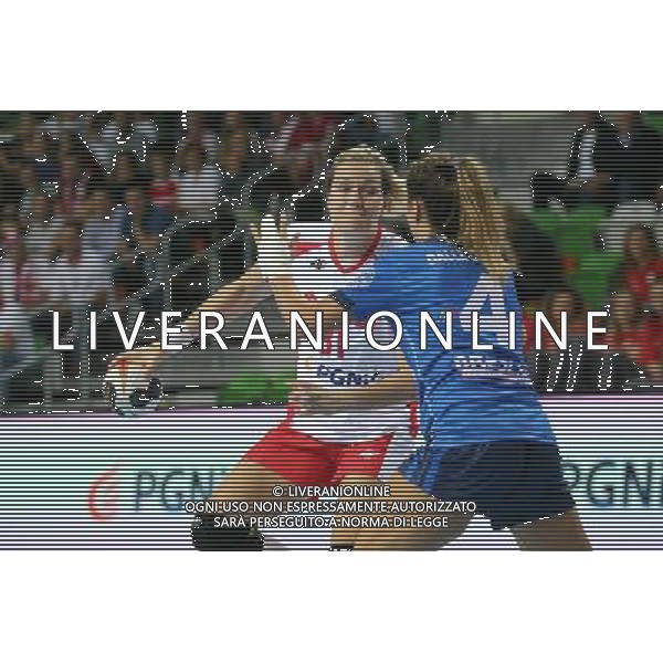 27.09.2017 LUBIN PILKA RECZNA KOBIET REPREZENTACJA , (HANDBALL WOMEN) DRUGA RUNDA KWALIFIKACJIE MISTRZOSTW EUROPY EHF FRANCJA 2018 (WOMENÅS EHF EURO 2018 QUALIFICATION GAME POLAND - ITALY), MECZ POLSKA - WLOCHY NZ (L) SYLWIA LISEWSKA FOTO JAKUB PIASECKI / CYFRASPORT / NEWSPIX.PL --- Newspix.pl / AGENZIA ALDO LIVERANI SAS - ITALY ONLY EDITORIAL USE ONLY - Polonia Italia pallamano Femminile Gruppo 2 di qualificazione ai Campionati Europei di Francia 2018 - 27-09-2017