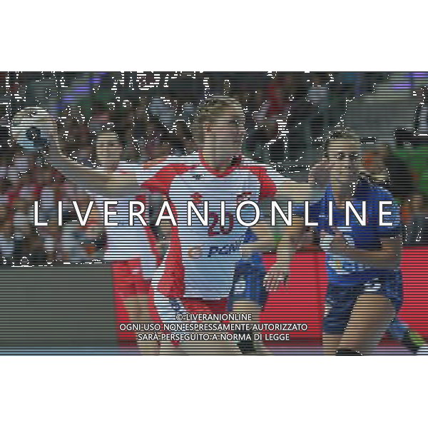 27.09.2017 LUBIN PILKA RECZNA KOBIET REPREZENTACJA , (HANDBALL WOMEN) DRUGA RUNDA KWALIFIKACJIE MISTRZOSTW EUROPY EHF FRANCJA 2018 (WOMENÅS EHF EURO 2018 QUALIFICATION GAME POLAND - ITALY), MECZ POLSKA - WLOCHY NZ (L) JOANNA DRABIK FOTO JAKUB PIASECKI / CYFRASPORT / NEWSPIX.PL --- Newspix.pl / AGENZIA ALDO LIVERANI SAS - ITALY ONLY EDITORIAL USE ONLY - Polonia Italia pallamano Femminile Gruppo 2 di qualificazione ai Campionati Europei di Francia 2018 - 27-09-2017