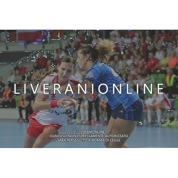 27.09.2017 LUBIN PILKA RECZNA KOBIET REPREZENTACJA , (HANDBALL WOMEN) DRUGA RUNDA KWALIFIKACJIE MISTRZOSTW EUROPY EHF FRANCJA 2018 (WOMENÅS EHF EURO 2018 QUALIFICATION GAME POLAND - ITALY), MECZ POLSKA - WLOCHY NZ (L) KAROLINA KUDLACZ GOLC , (P) ILARIA DALLA COSTA FOTO JAKUB PIASECKI / CYFRASPORT / NEWSPIX.PL --- Newspix.pl / AGENZIA ALDO LIVERANI SAS - ITALY ONLY EDITORIAL USE ONLY - Polonia Italia pallamano Femminile Gruppo 2 di qualificazione ai Campionati Europei di Francia 2018 - 27-09-2017