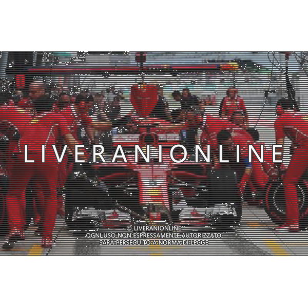 Sebastian Vettel (GER) Ferrari SF70H practices a pit stop. 30.09.2017. Formula 1 World Championship, Rd 15, Malaysian Grand Prix, Sepang, Malaysia, Saturday. - www.xpbimages.com, EMail: requests@xpbimages.com - copy of publication required for printed pictures. Every used picture is fee-liable. Â© Copyright: Photo4 / XPB Images/Ag. Aldo Liverani s.a.s./ONLY ITALY