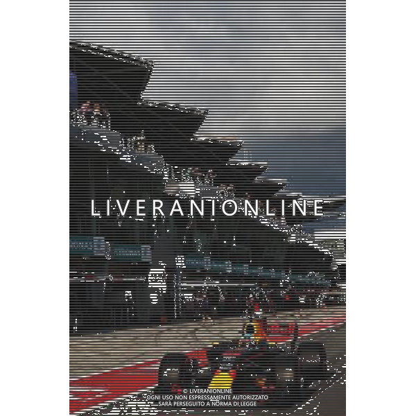 Daniel Ricciardo (AUS) Red Bull Racing RB13. 30.09.2017. Formula 1 World Championship, Rd 15, Malaysian Grand Prix, Sepang, Malaysia, Saturday. - www.xpbimages.com, EMail: requests@xpbimages.com - copy of publication required for printed pictures. Every used picture is fee-liable. Â© Copyright: Batchelor / XPB Images/Ag. Aldo Liverani s.a.s./ONLY ITALY