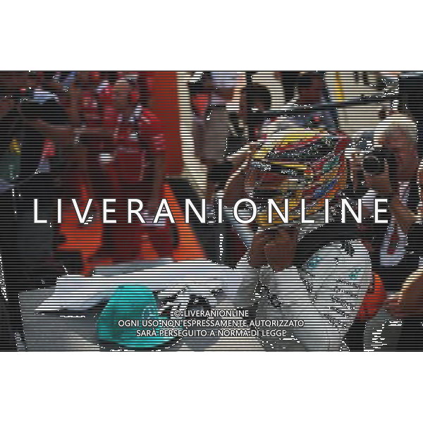 Pole sitter Lewis Hamilton (GBR) Mercedes AMG F1 in parc ferme. 30.09.2017. Formula 1 World Championship, Rd 15, Malaysian Grand Prix, Sepang, Malaysia, Saturday. - www.xpbimages.com, EMail: requests@xpbimages.com - copy of publication required for printed pictures. Every used picture is fee-liable. Â© Copyright: Batchelor / XPB Images/Ag. Aldo Liverani s.a.s./ONLY ITALY
