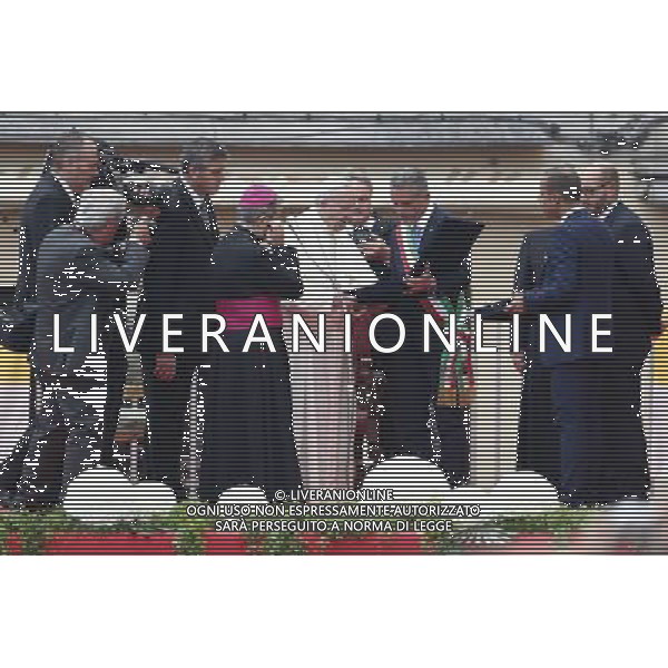 Cesena - visita di Papa Francesco 01/10/2017 nella foto: Papa Francesco e Paolo Lucchi ©Claudio Zamagni/Agenzia Aldo Liverani Pope Francis and Paolo Lucchi after speaks to people in Piazza del Popolo during the visit in Cesena city on October 01 2017 