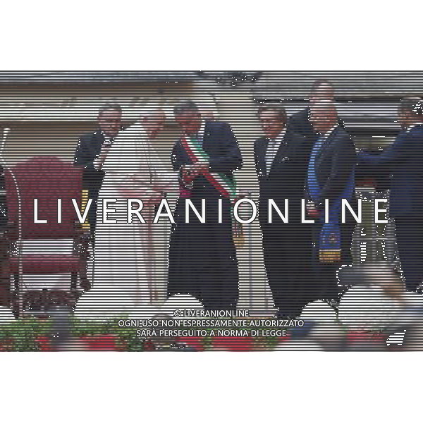 Cesena - visita di Papa Francesco 01/10/2017 nella foto: Papa Francesco Paolo Lucchi ©Claudio Zamagni/Agenzia Aldo Liverani Pope Francis and Paolo Lucchi after speaks to people in Piazza del Popolo during the visit in Cesena city on October 01 2017 