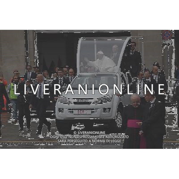 bologna -01-10-2017 visita di papa francesco abologna in piazza matteotti e hub nella foto papa francesco ag aldo liverani sas