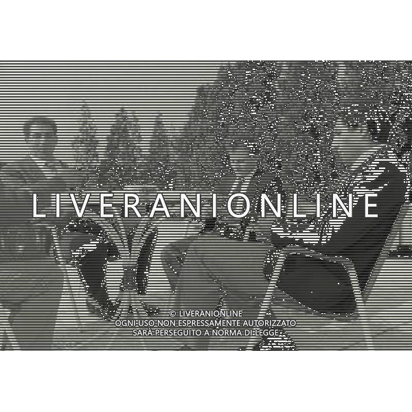 MILANO OTTOBRE 1987 TERRAZZA MARTINI CONFERENZA STAMPA FRATELLI ABBAGNALE NELLA FOTO GIUSEPPE CON CARMINE ABBAGNALE E GIUSEPPE DI CAPUA TIMONIERE AG ALDO LIVERANI SAS